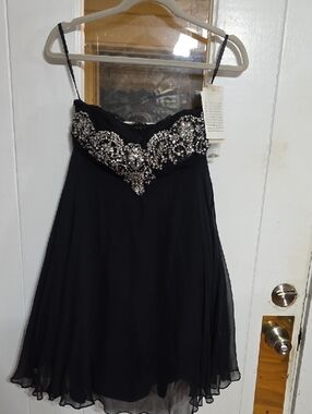 NWT Basix II Women's 100% Silk Party Homecoming Dress Black Beaded Sz 2 **READ**